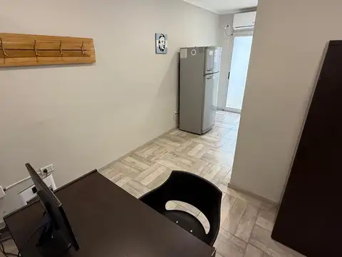 Se vende Local/oficina en Av. Laprida al 400 - VT