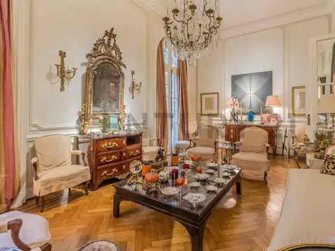 Venta Palacio francés Recoleta  dorm (posible 3) Estilo único