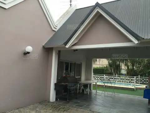 Casa 5 ambientes con 4 baños