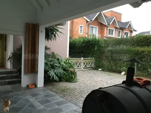 Casa en Venta en Campos De Alvarez, USD 400.000