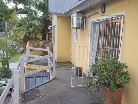 Depto Tipo Casa 4 ambientes con 2 baños
