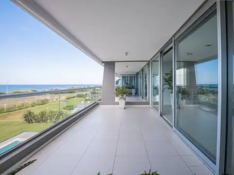 Departamento en Venta con 3 cocheras