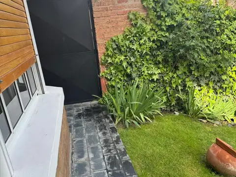 Casa 10 ambientes con 3 baños