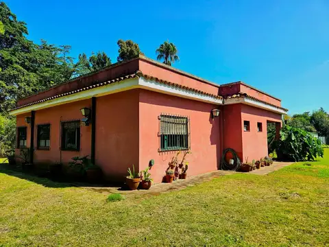 Casa en Venta con 2 cocheras