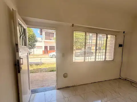 Depto Tipo Casa en Venta en Villa Raffo, USD 67.000