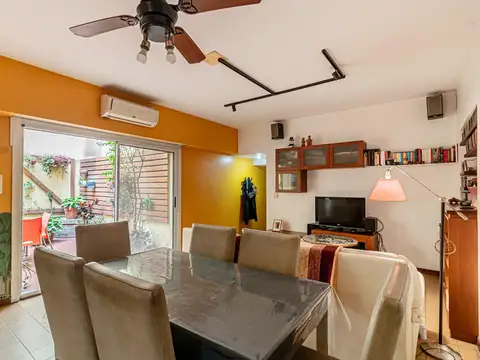 Depto Tipo Casa 6 ambientes con 2 baños