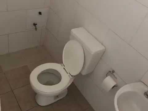 ALQUILER LOCAL  * LAPRIDA 1098 *