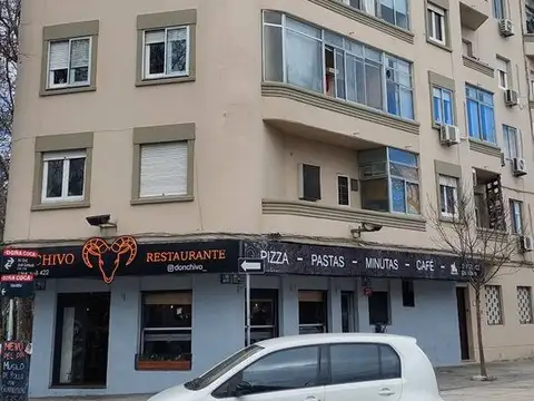 VENTA Apto 2 dormitorios 1 baño  al frente