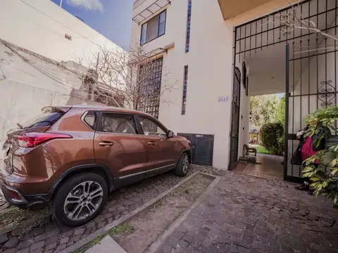 Casa 5 ambientes con 4 baños