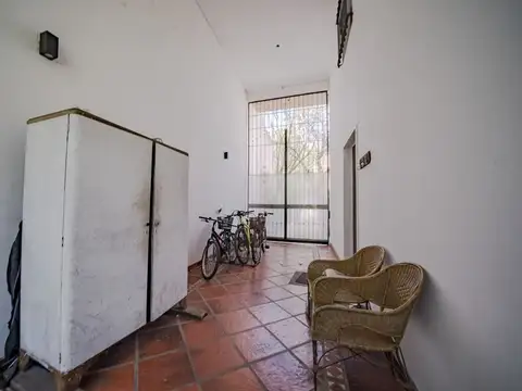 Casa en Venta con 3 cocheras