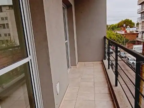P. Peron 300, Piso 2