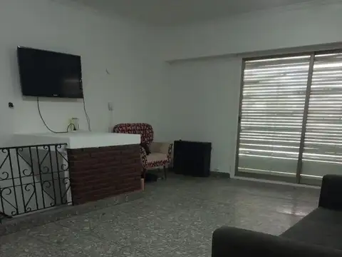 Casa con pileta en Munro