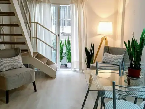 Alquiler Temporario en Retiro. Departamento en Dúplex con balcón.