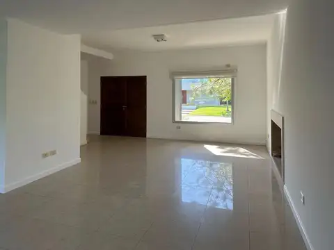 Casa en Alquiler de 3 dormitorios