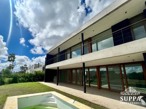 Casa en Venta en Laguna Grande, USD 700.000