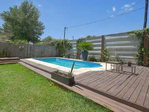 Casa 4 ambientes con 2 baños