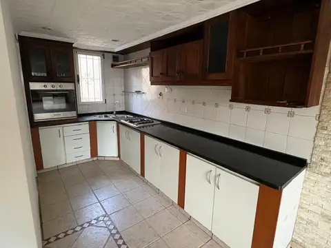 Depto Tipo Casa en Alquiler de 3 ambientes