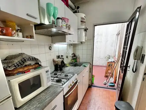 Excelente ubicación a 3 cuadras de Plaza San Justo.-