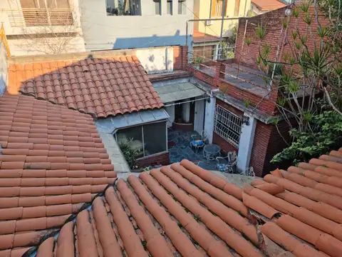 Casa 5 ambientes con 2 baños