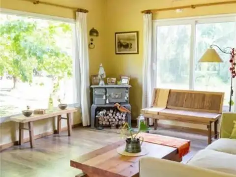 Casa en Venta con 2 cocheras