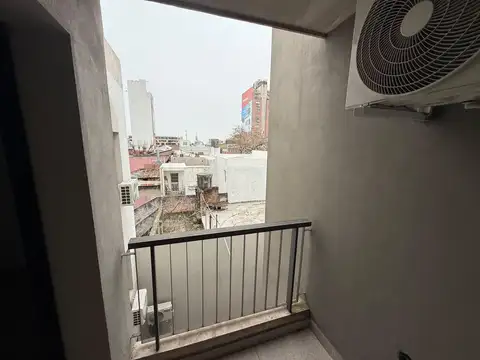 Departamento en Alquiler en Lisandro De La Torre, $ 500.000