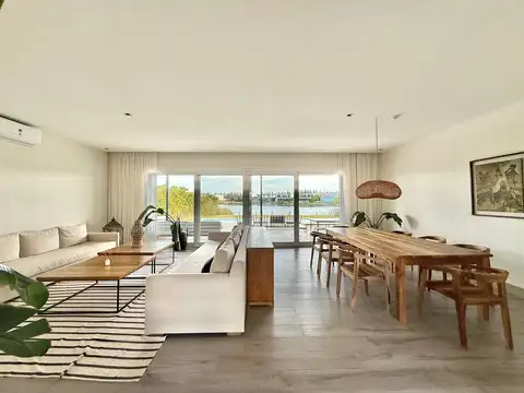 Casa en Alquiler con 1 cochera