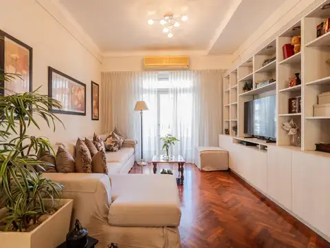 PH 4 ambientes Venta Parque Chas SIN EXPENSAS Patio con parrilla y terraza propia.