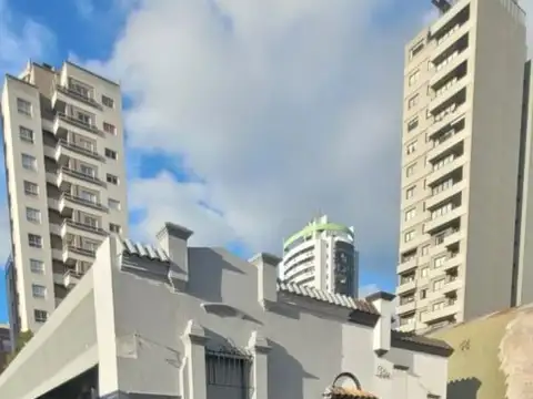 Av. Presidente Juan Domingo Peron 900
