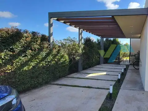 Casa en Alquiler de 3 dormitorios
