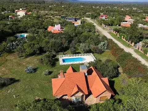 Villa de Merlo, Cerro de Oro, Esmeralda esq. Zafiro