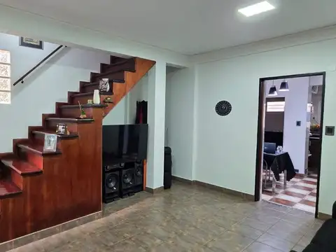Depto Tipo Casa en Venta con 2 cocheras