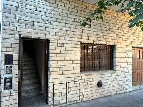 Depto Tipo Casa en Alquiler de 3 ambientes