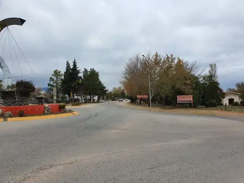 Hostería 250m² + lote 4900m² en Punto Estratégico