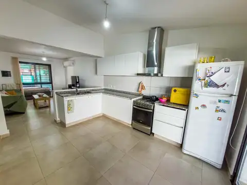 VENTA CASA 3 DORM Y PILETA EN VILLA WARCALDE