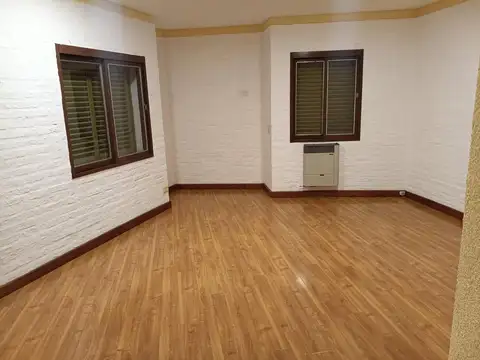 Depto Tipo Casa en Alquiler de 2 dormitorios