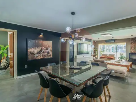 VENTA CASA DE CATEGORÍA + APTO EN LAS PIEDRAS