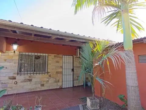 VENTA CASA 3 AMBIENTES CON QUINCHO EN LIBERTAD