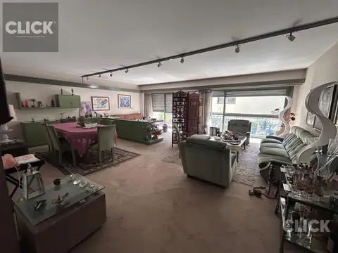 Venta - 5 ambientes con balcón - Dependencia - Espacio guardacoche - Baulera - Belgrano