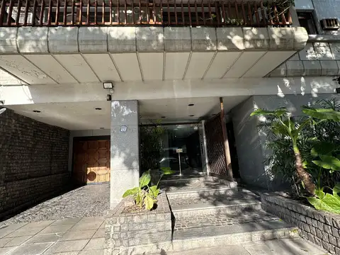 Venta Departamento 2 Ambientes Av de Los Incas 3100 Patio 17 m² Contrafrente Silencioso