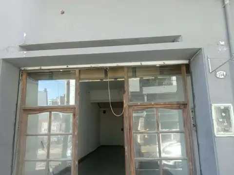 * LOCAL ZONA CENTRICA RAMOS MEJIA * SIN EXPENSAS *