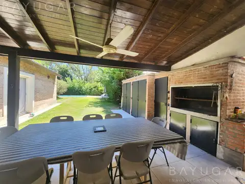 Venta Casa en Soles del Pilar a refaccionar con Pileta / Pilar -  APTO CREDITO