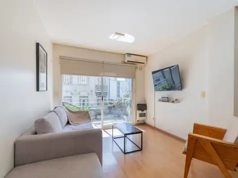 DEPARTAMENTO. FRENTE. BALCON. AMPLIO Y LUMINOSO San Telmo