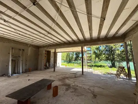 Casa 4 ambientes con 2 baños