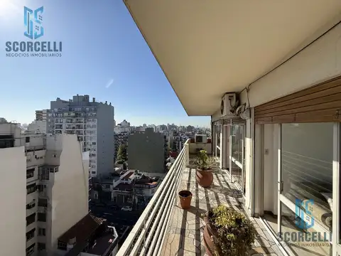 Excelente Piso de 4 Amb. c/dep, Balcón terraza al frente, cochera y baulera. Muy luminoso 