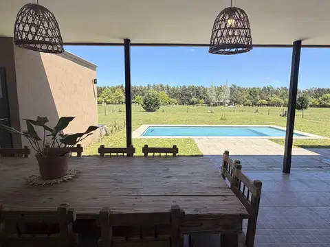 Casa en Venta con 4 cocheras