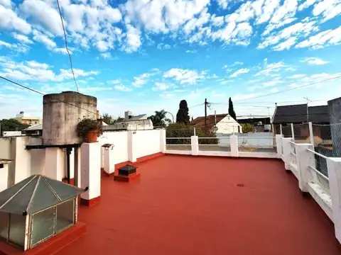 EXCELENTE OPRTUNIDAD  PH 3 AMBIENTES amplia TERRAZA  .