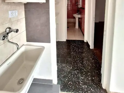 Depto Tipo Casa en Alquiler en Liniers, $ 870.000