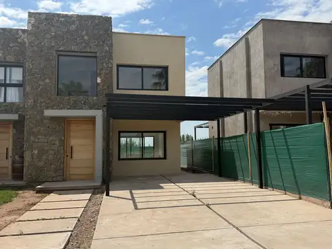 Casa en Venta con 1 cochera