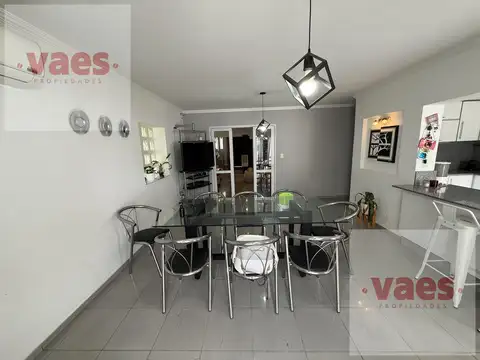 Casa 7 ambientes con 4 baños