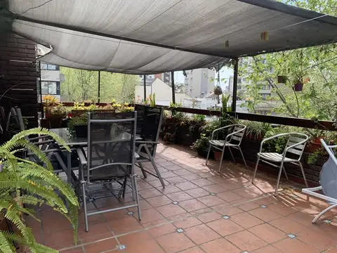 Depto Tipo Casa en Venta al Este